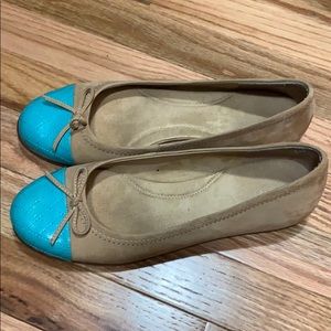 NBW turquoise and tan Aerosoles flats size 9